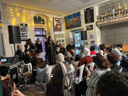 صور وفيديو : الفنانة أمل مرقص في مساء صغير في وادي الجوز